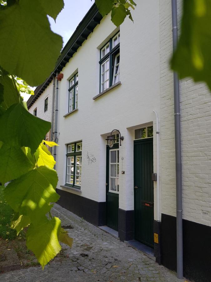 Vila Tilia Damme Exteriér fotografie